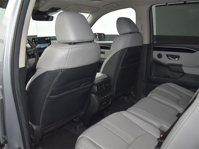 used 2025 Honda Pilot car, priced at $47,200