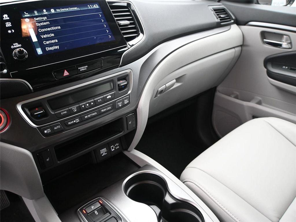 used 2022 Honda Pilot car, priced at $28,400