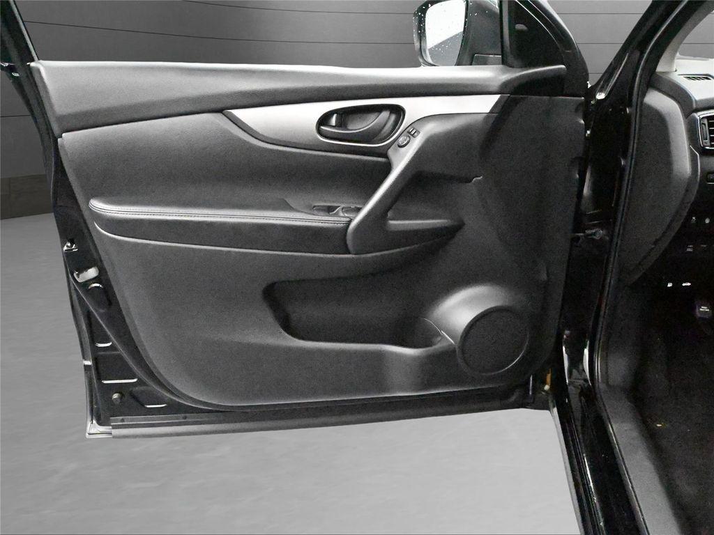 used 2020 Nissan Rogue Sport car, priced at $15,550