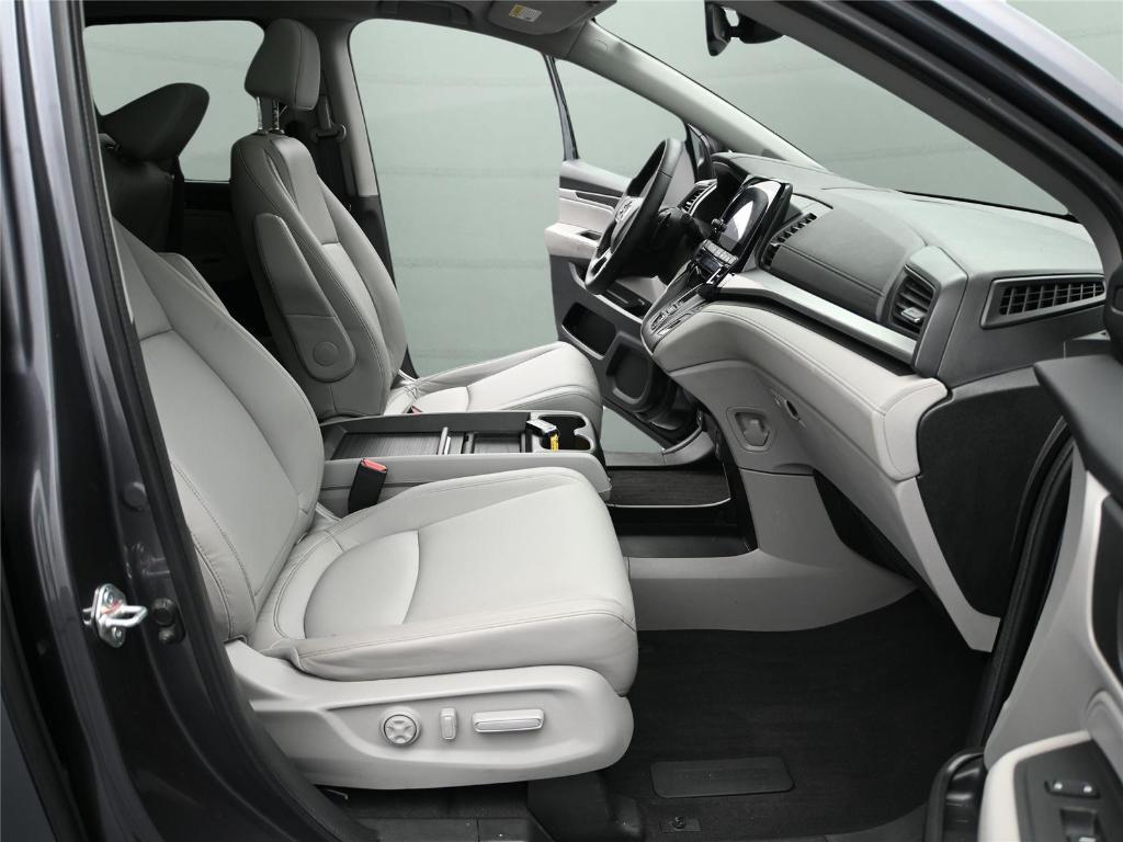 used 2024 Honda Odyssey car, priced at $38,000