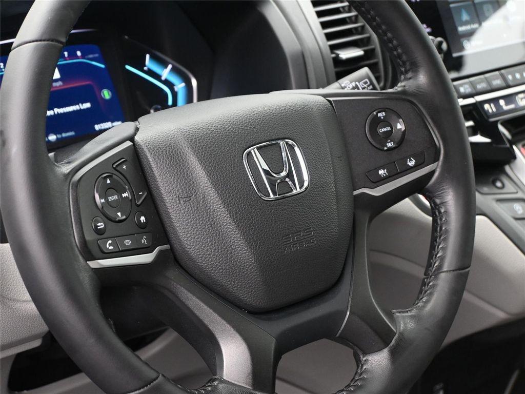 used 2024 Honda Odyssey car, priced at $35,000