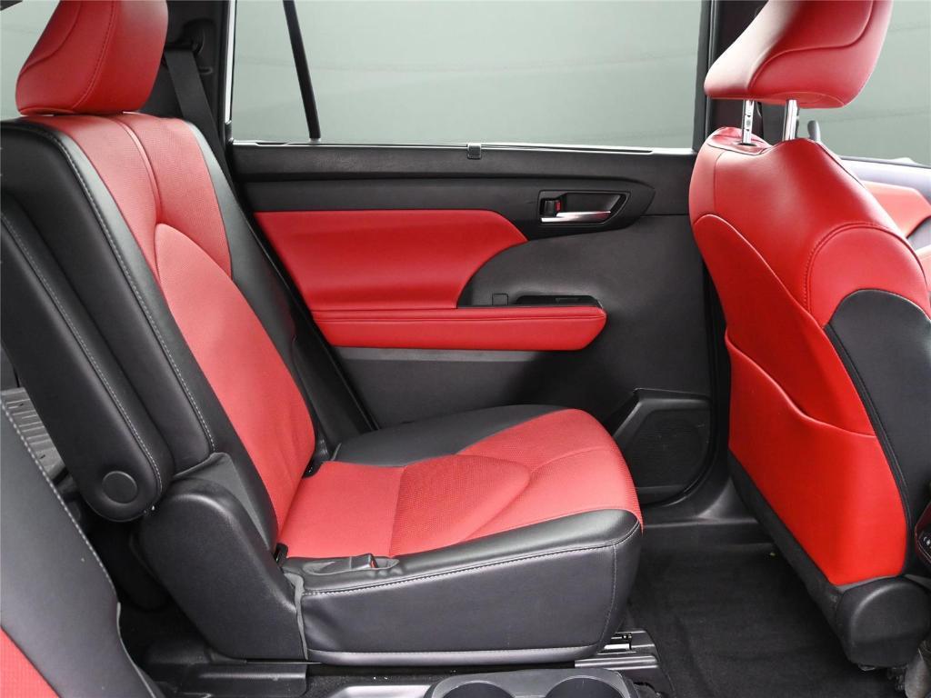 used 2022 Toyota Highlander car, priced at $35,450