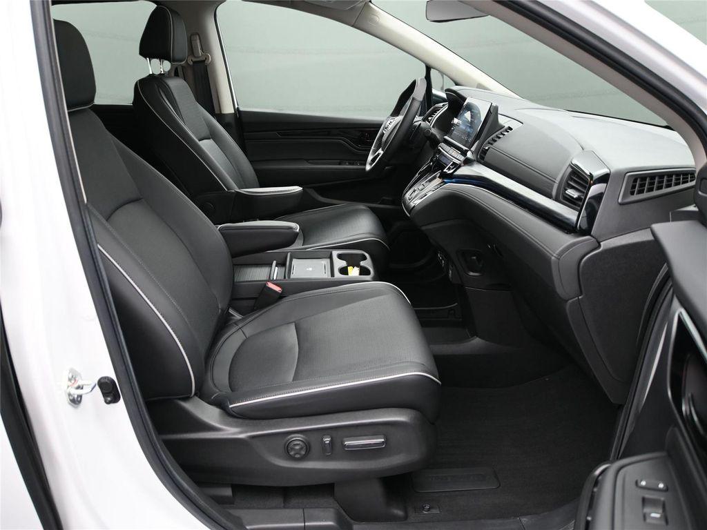 used 2025 Honda Odyssey car, priced at $46,400