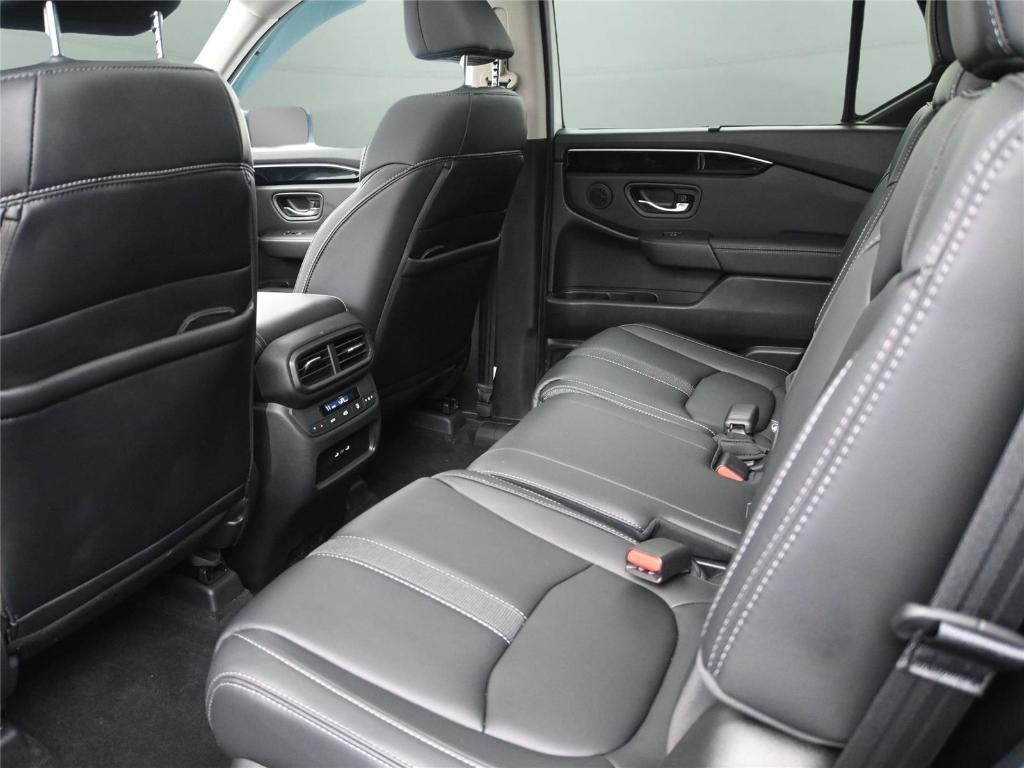 used 2025 Honda Pilot car, priced at $45,350