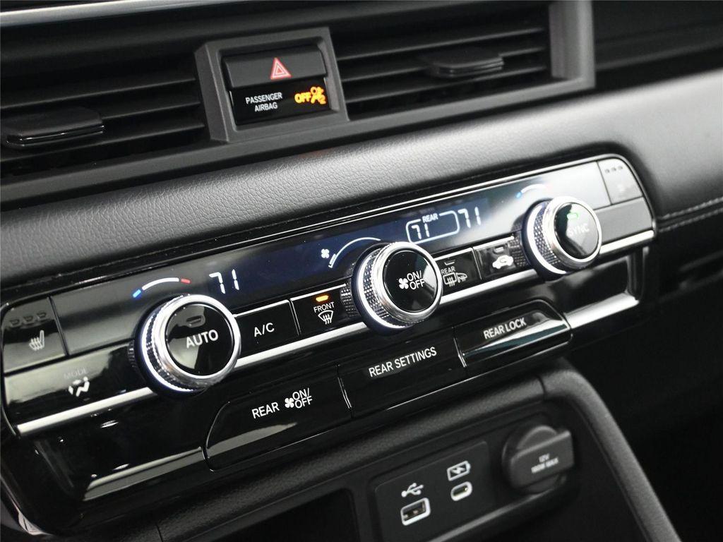 used 2025 Honda Pilot car, priced at $43,700