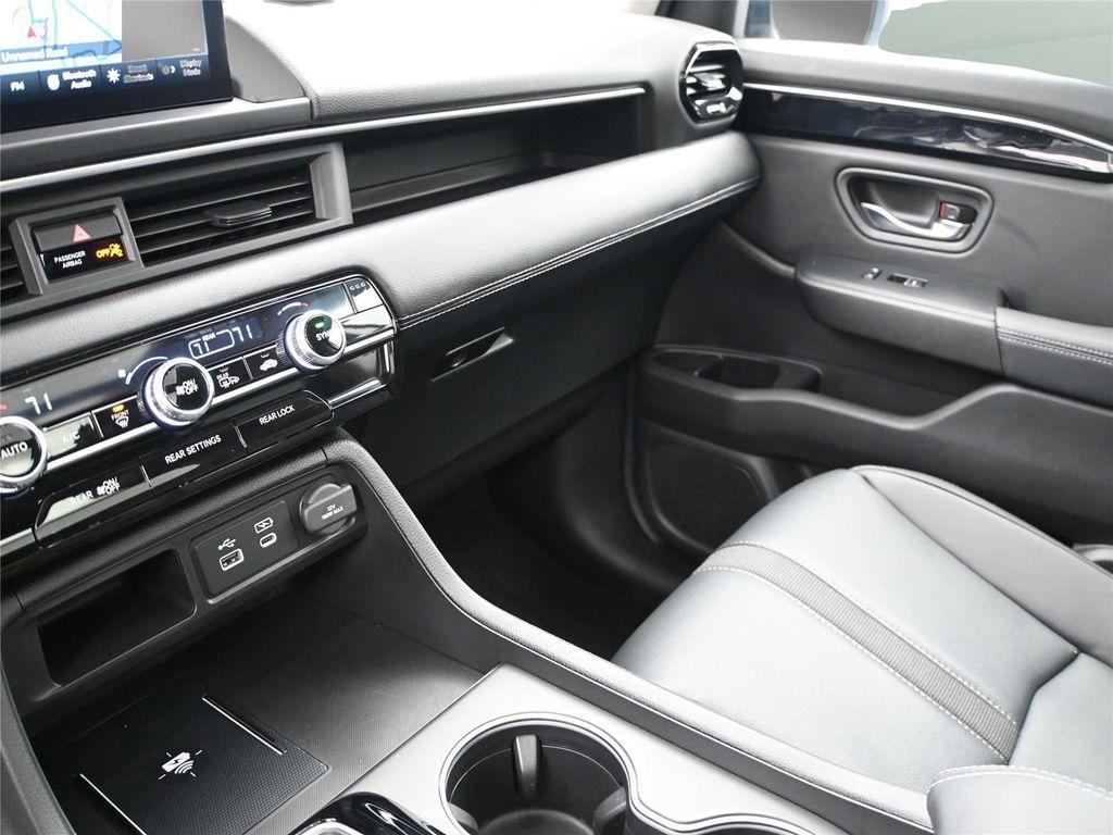 used 2025 Honda Pilot car, priced at $43,700