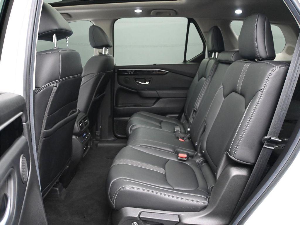 used 2025 Honda Pilot car, priced at $43,700