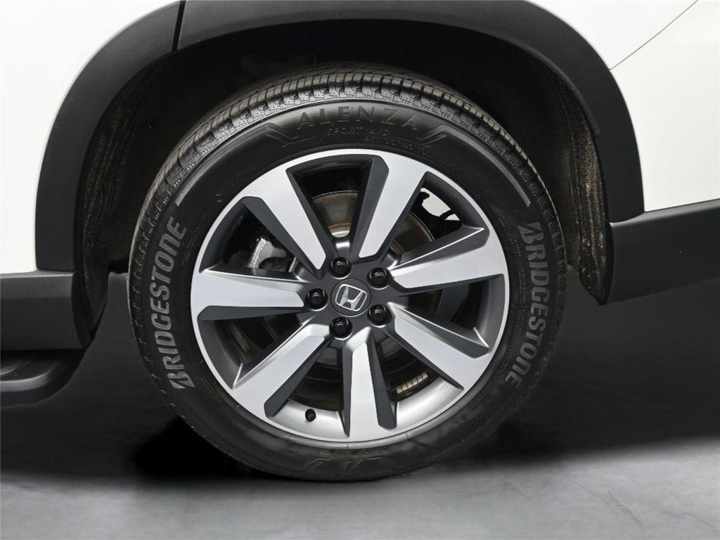 used 2025 Honda Pilot car, priced at $43,700