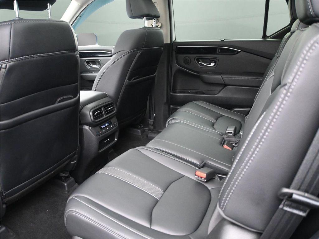 used 2025 Honda Pilot car, priced at $43,700