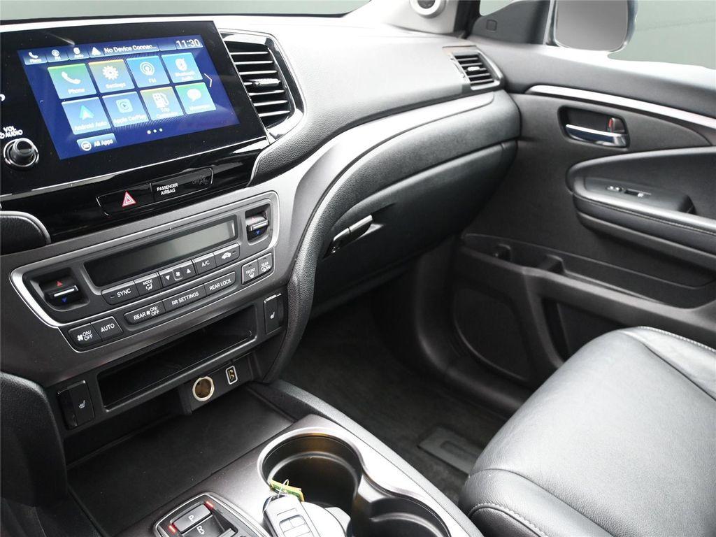 used 2022 Honda Pilot car, priced at $28,000