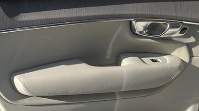 new 2025 Volvo XC90 Plug-In Hybrid car