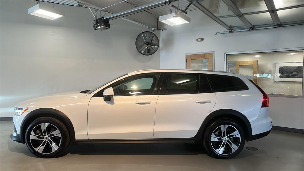 used 2024 Volvo V60 Cross Country car, priced at $41,000
