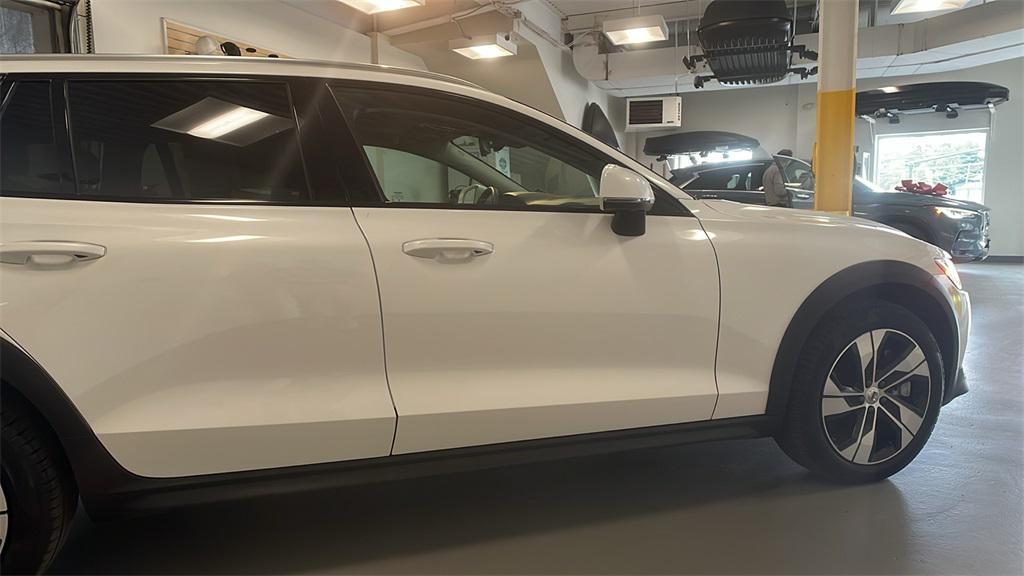 used 2024 Volvo V60 Cross Country car, priced at $41,000