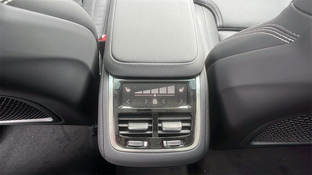 new 2026 Volvo XC90 car, priced at $75,155