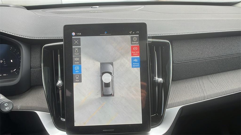 new 2026 Volvo XC90 car, priced at $75,155