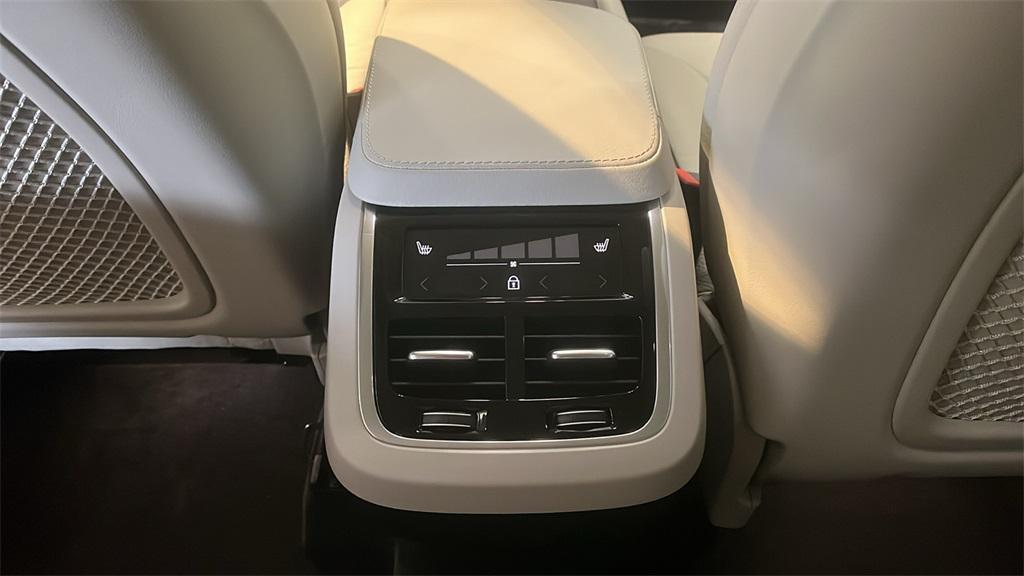 used 2024 Volvo XC90 car, priced at $46,989
