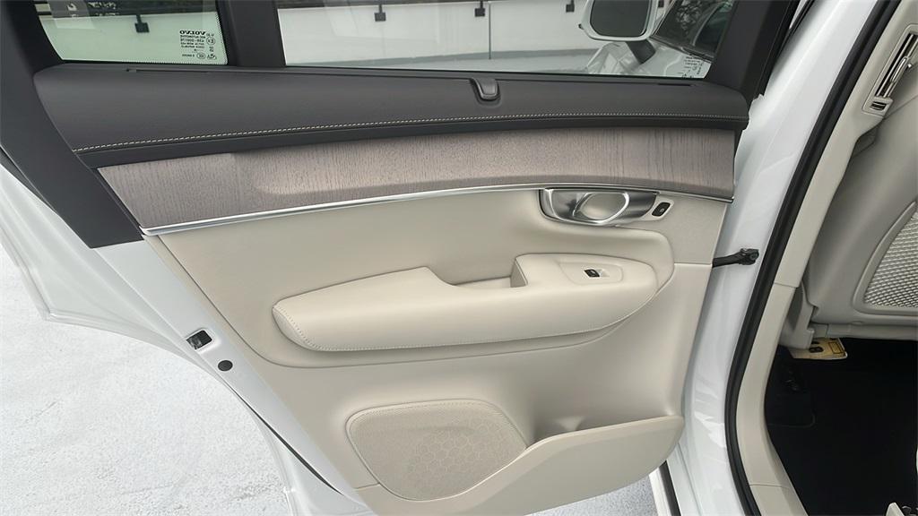 new 2026 Volvo XC90 car, priced at $75,155