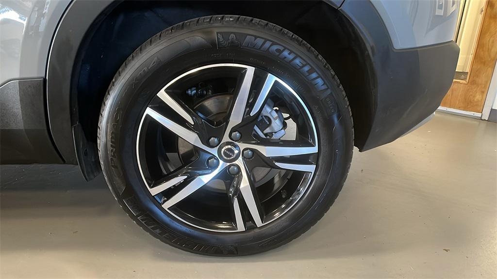 used 2025 Volvo XC40 car, priced at $29,495