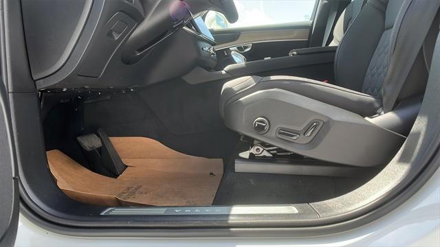 new 2025 Volvo XC90 car, priced at $68,245
