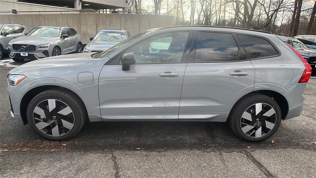 new 2025 Volvo XC60 Plug-In Hybrid car, priced at $66,260