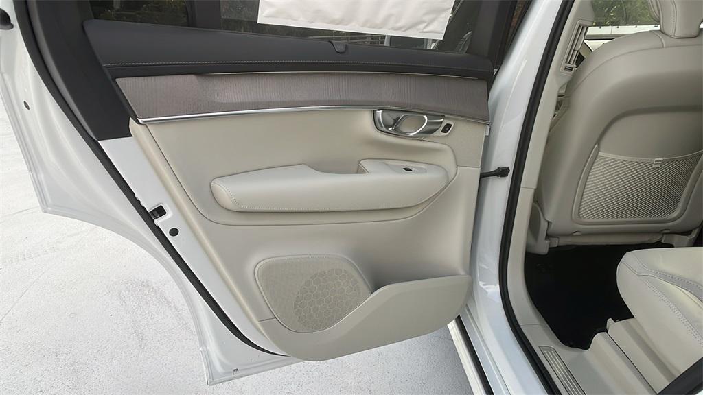new 2026 Volvo XC90 car, priced at $75,155