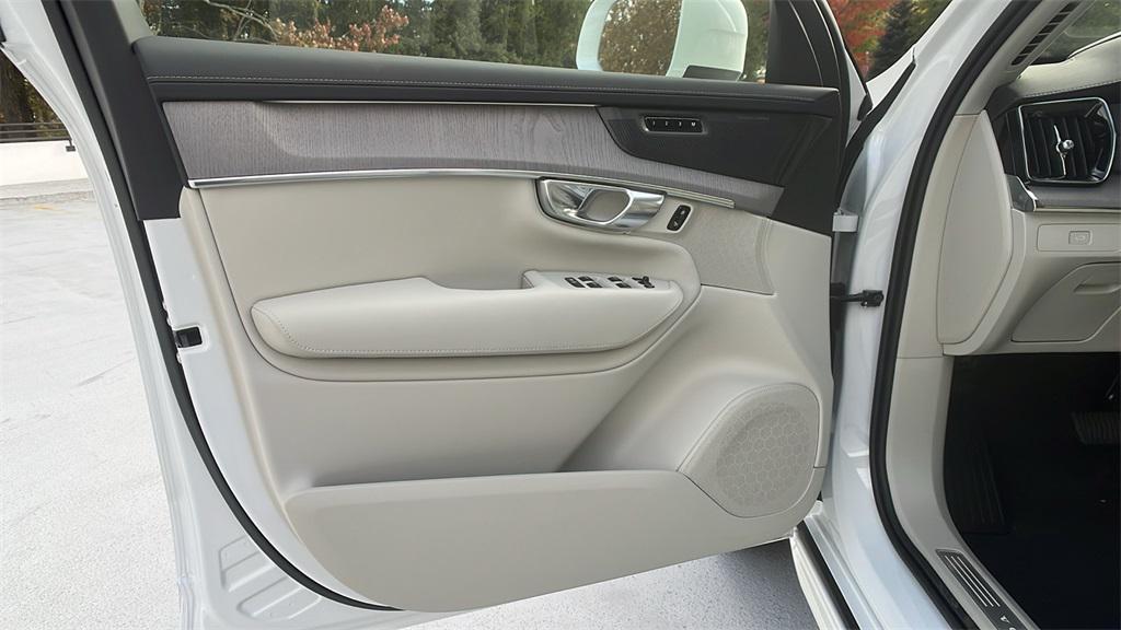 new 2026 Volvo XC90 car, priced at $75,155