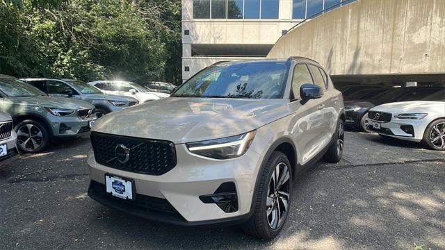 new 2025 Volvo XC40 car, priced at $51,040