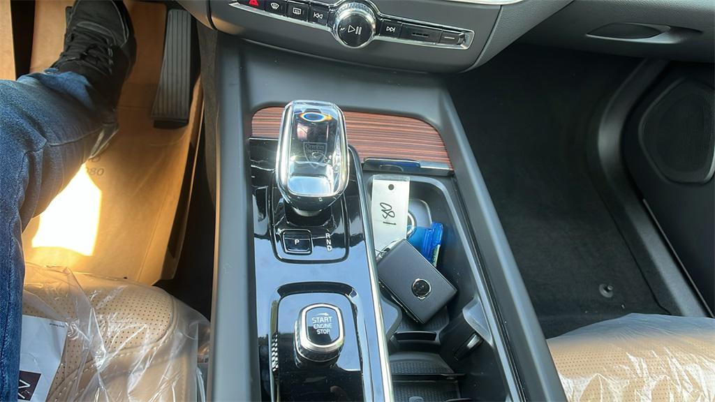 new 2025 Volvo XC60 Plug-In Hybrid car, priced at $71,510