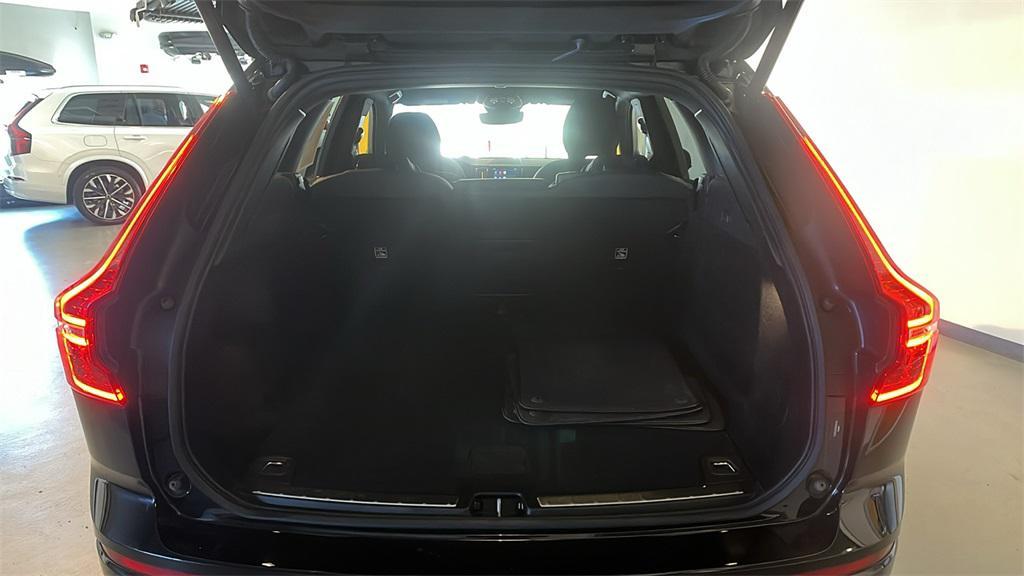used 2022 Volvo XC60 car, priced at $32,495
