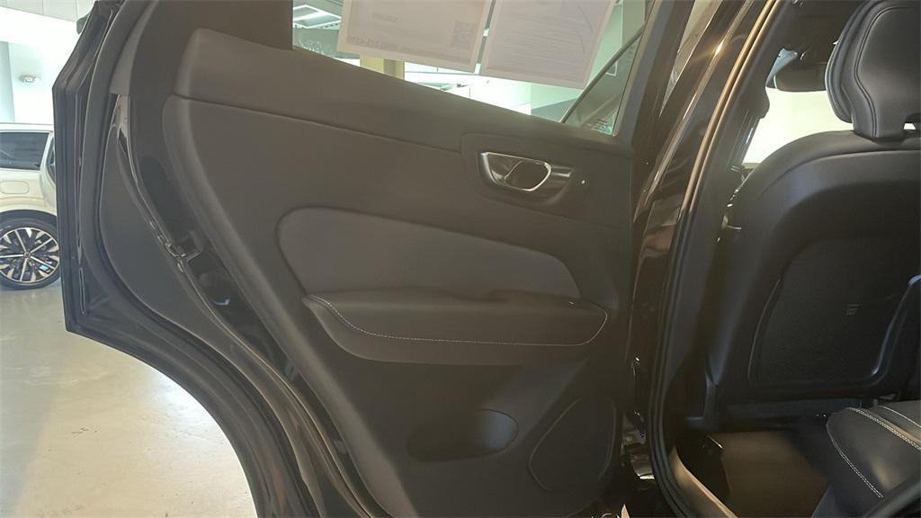used 2022 Volvo XC60 car, priced at $32,495