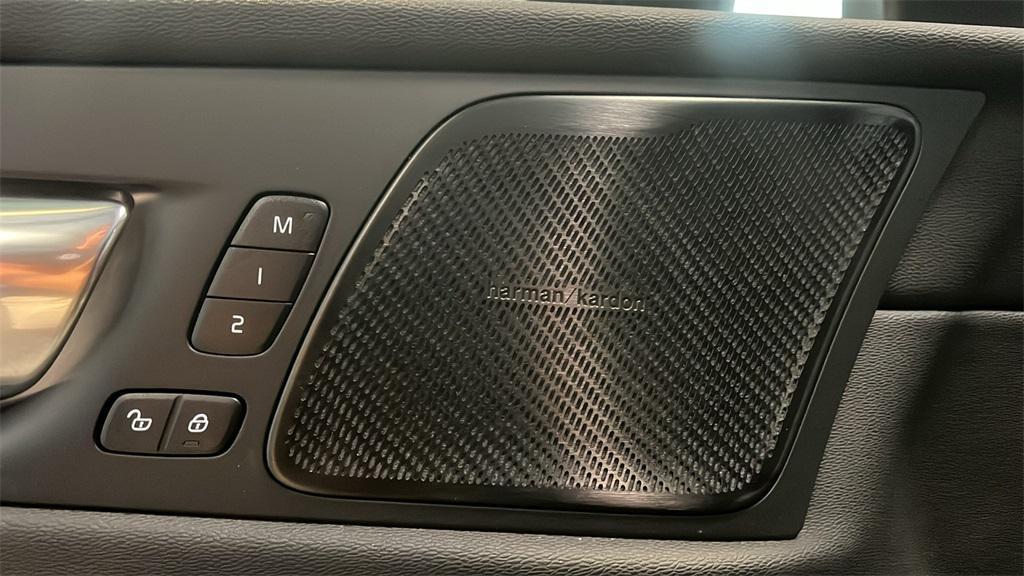 used 2022 Volvo XC60 car, priced at $32,495