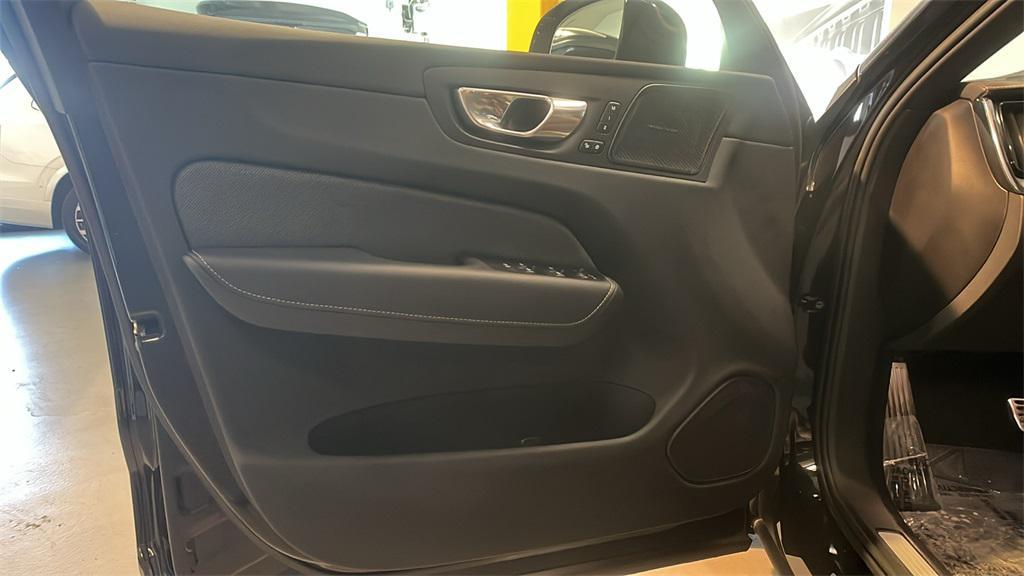 used 2022 Volvo XC60 car, priced at $32,495