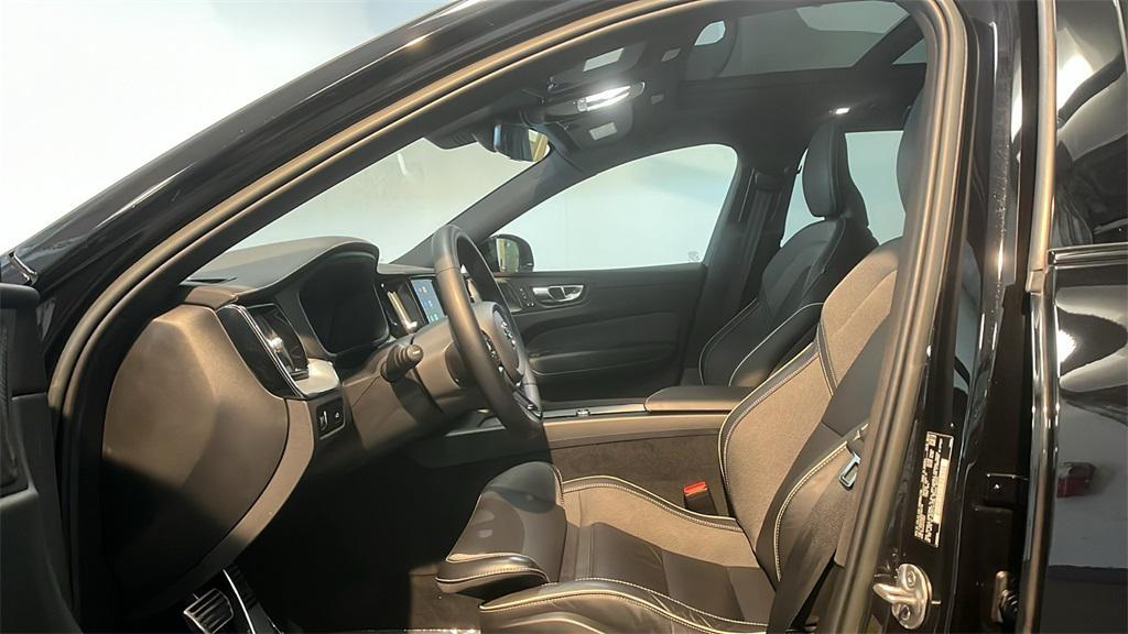 used 2022 Volvo XC60 car, priced at $32,495