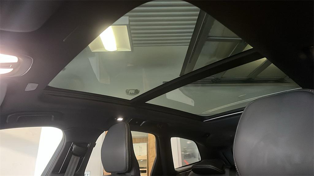 used 2022 Volvo XC60 car, priced at $32,495