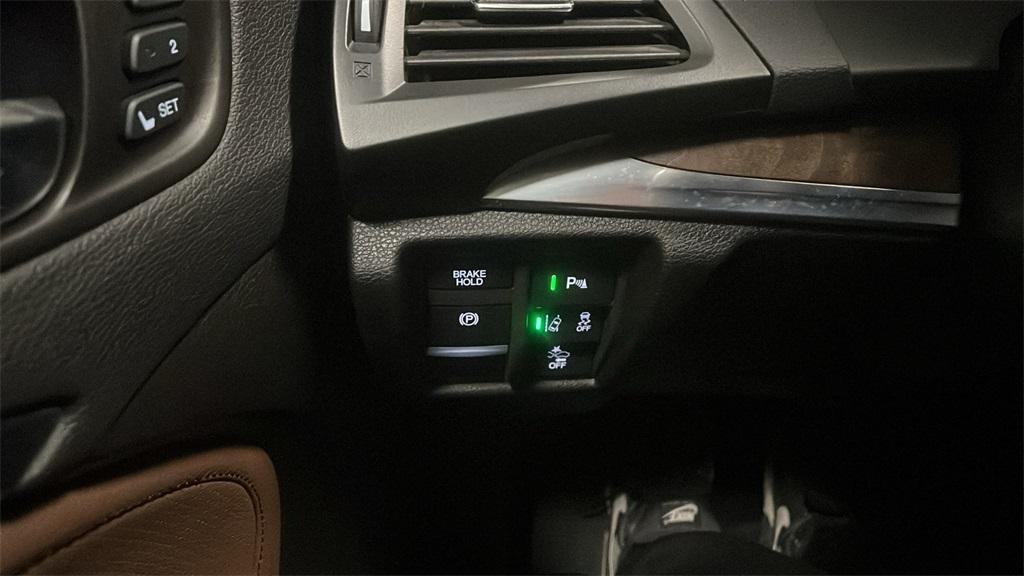 used 2019 Acura MDX car, priced at $24,399