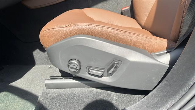 new 2024 Volvo XC90 Recharge Plug-In Hybrid car