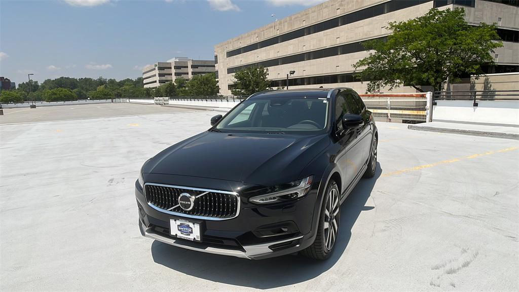 new 2025 Volvo V90 Cross Country car, priced at $64,525