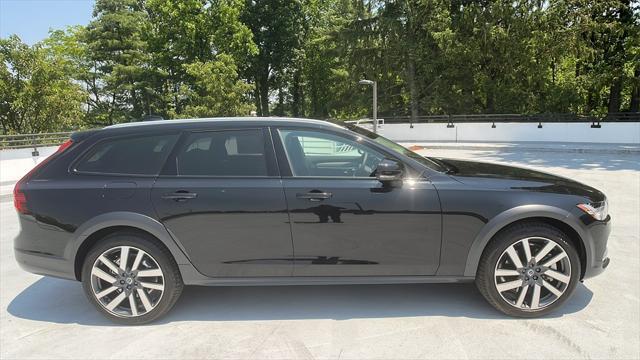 new 2025 Volvo V90 Cross Country car, priced at $64,525