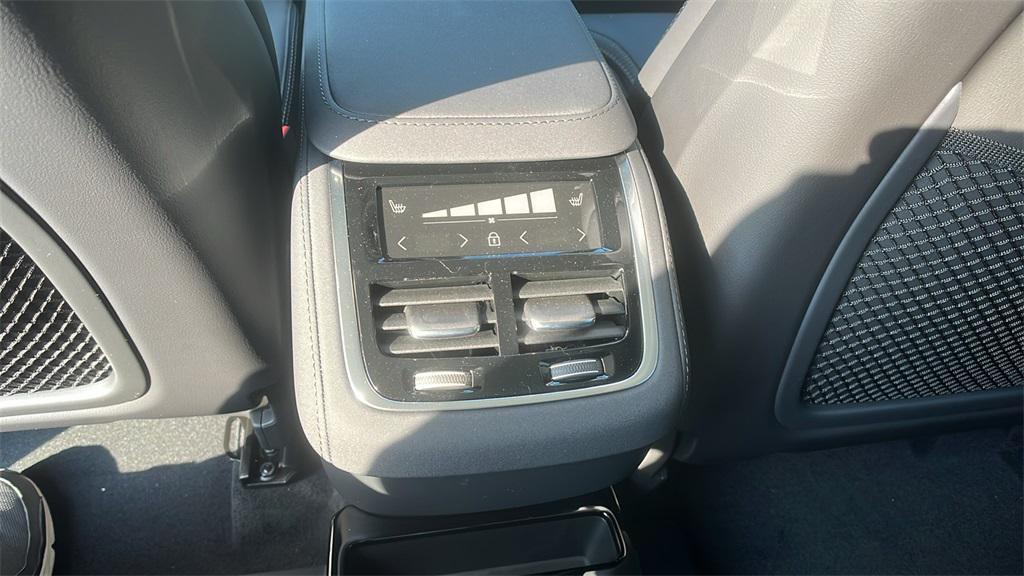 new 2026 Volvo XC90 car, priced at $76,945