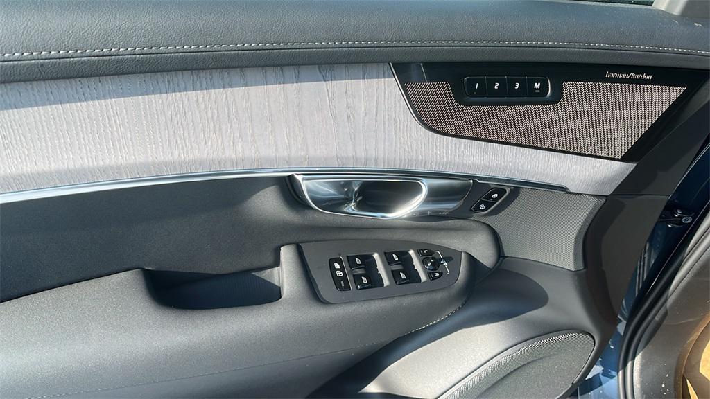 new 2026 Volvo XC90 car, priced at $76,945