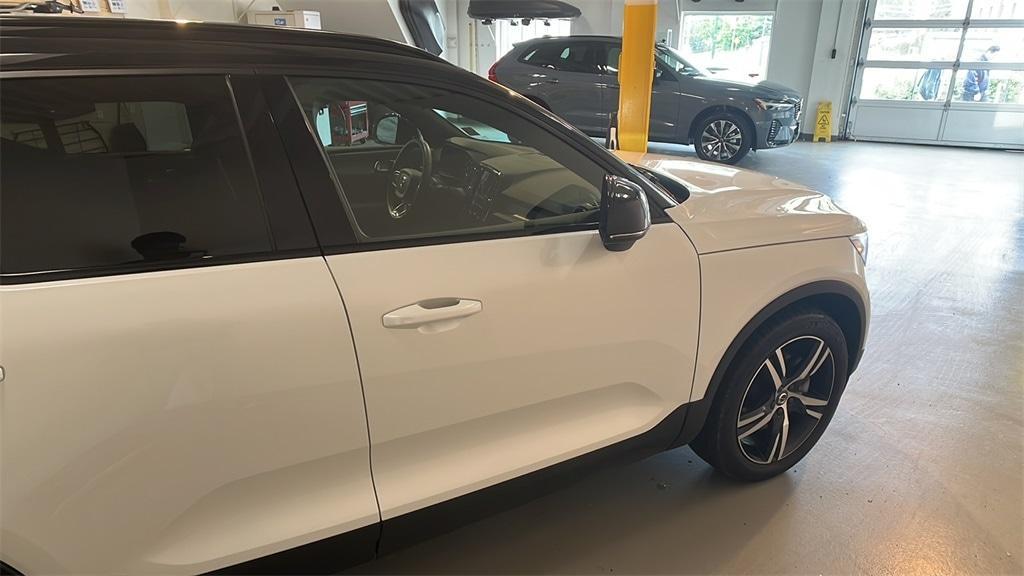 used 2021 Volvo XC40 car, priced at $32,445