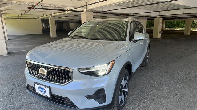 new 2025 Volvo XC40 car, priced at $46,015