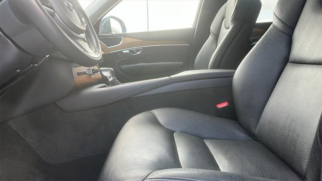 used 2022 Volvo XC90 car, priced at $40,523