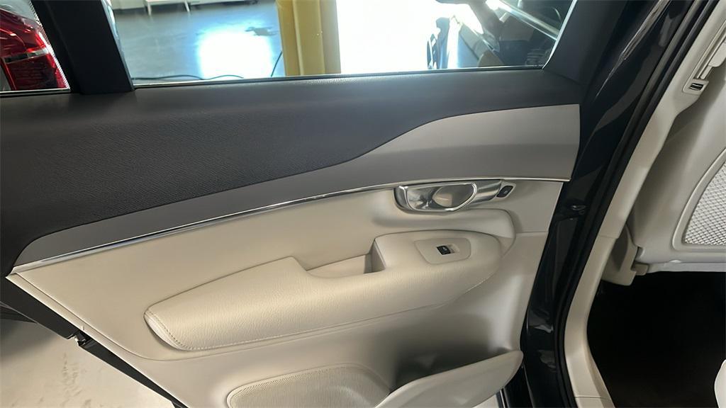 used 2022 Volvo XC90 car, priced at $38,895