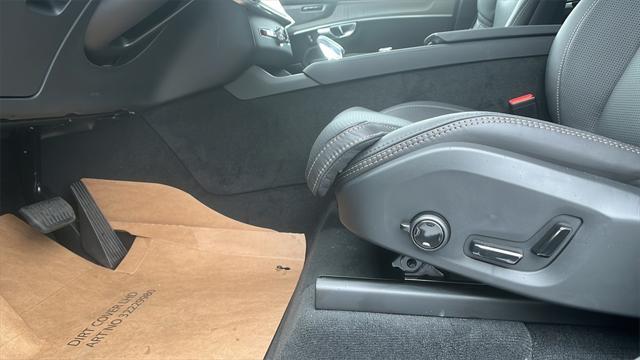 new 2025 Volvo XC90 car, priced at $72,345