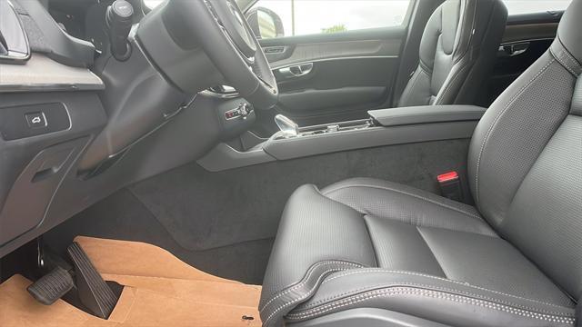 new 2025 Volvo XC90 car, priced at $72,345