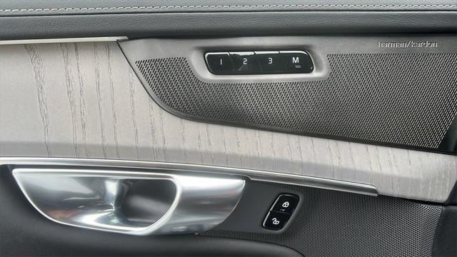 new 2025 Volvo XC90 car, priced at $72,345
