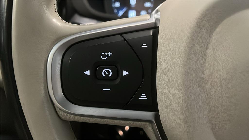 used 2020 Volvo XC60 car, priced at $25,795