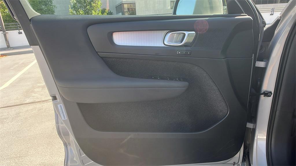used 2025 Volvo XC40 car, priced at $28,519