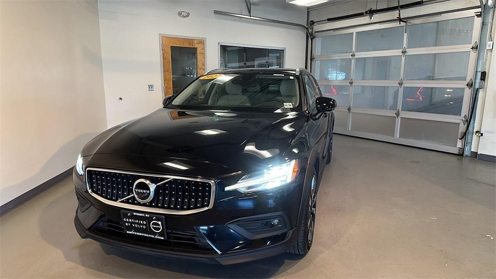 used 2022 Volvo V60 Cross Country car, priced at $35,000